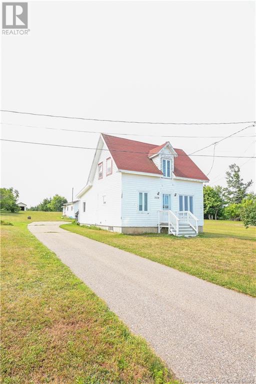 7578 Rue Saintpaul St, Bas-Caraquet, NB E1W 6C8