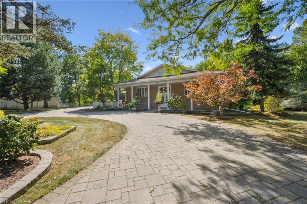 35 Charing Cross, Waterloo, ON N2J 4G8