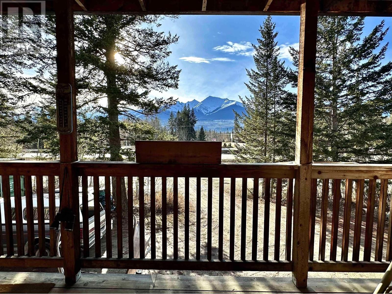 11974 Essen Rd, Valemount, BC V0E 2Z0