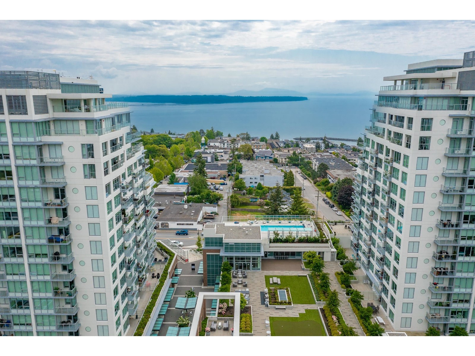 15165 Thrift Avenue Unit 1503, White Rock, BC V4B 0C1