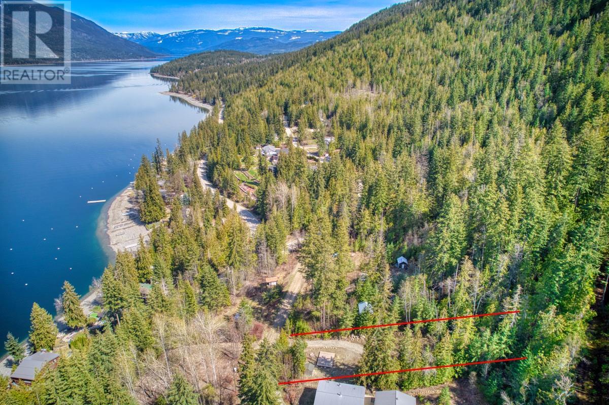 3950 Short Rd, Eagle Bay, BC V0E 1T0