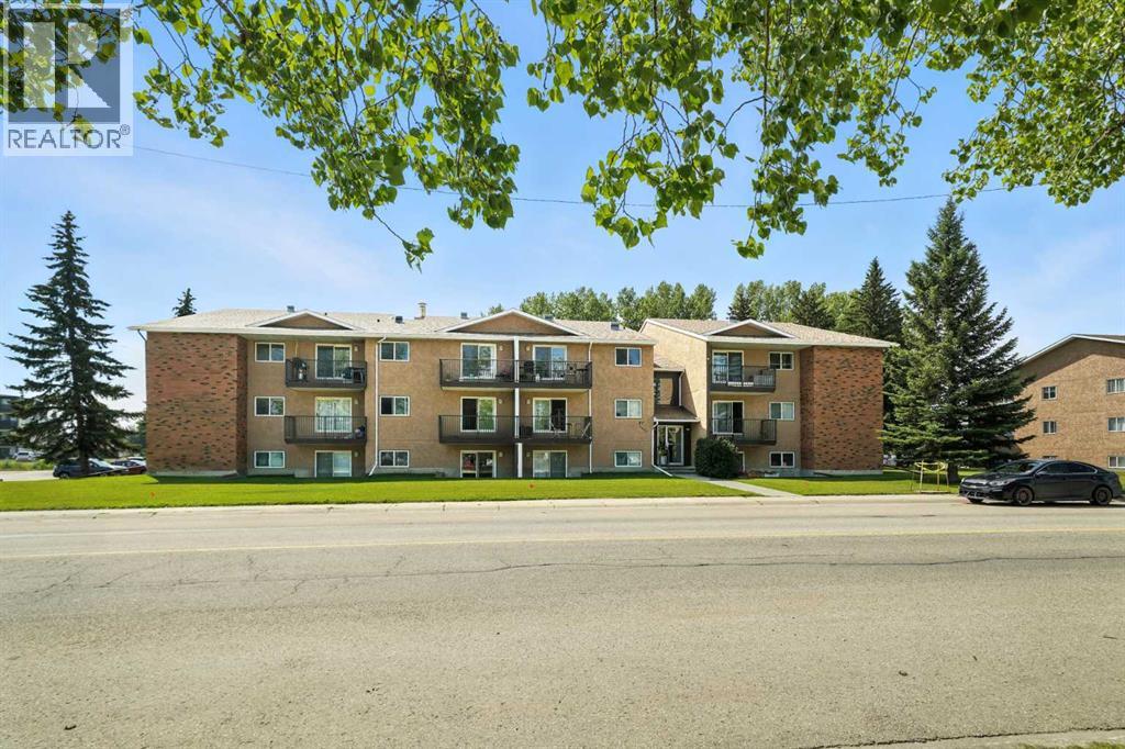27 Bennett Street Unit 105, Red Deer, AB T4R 1V3