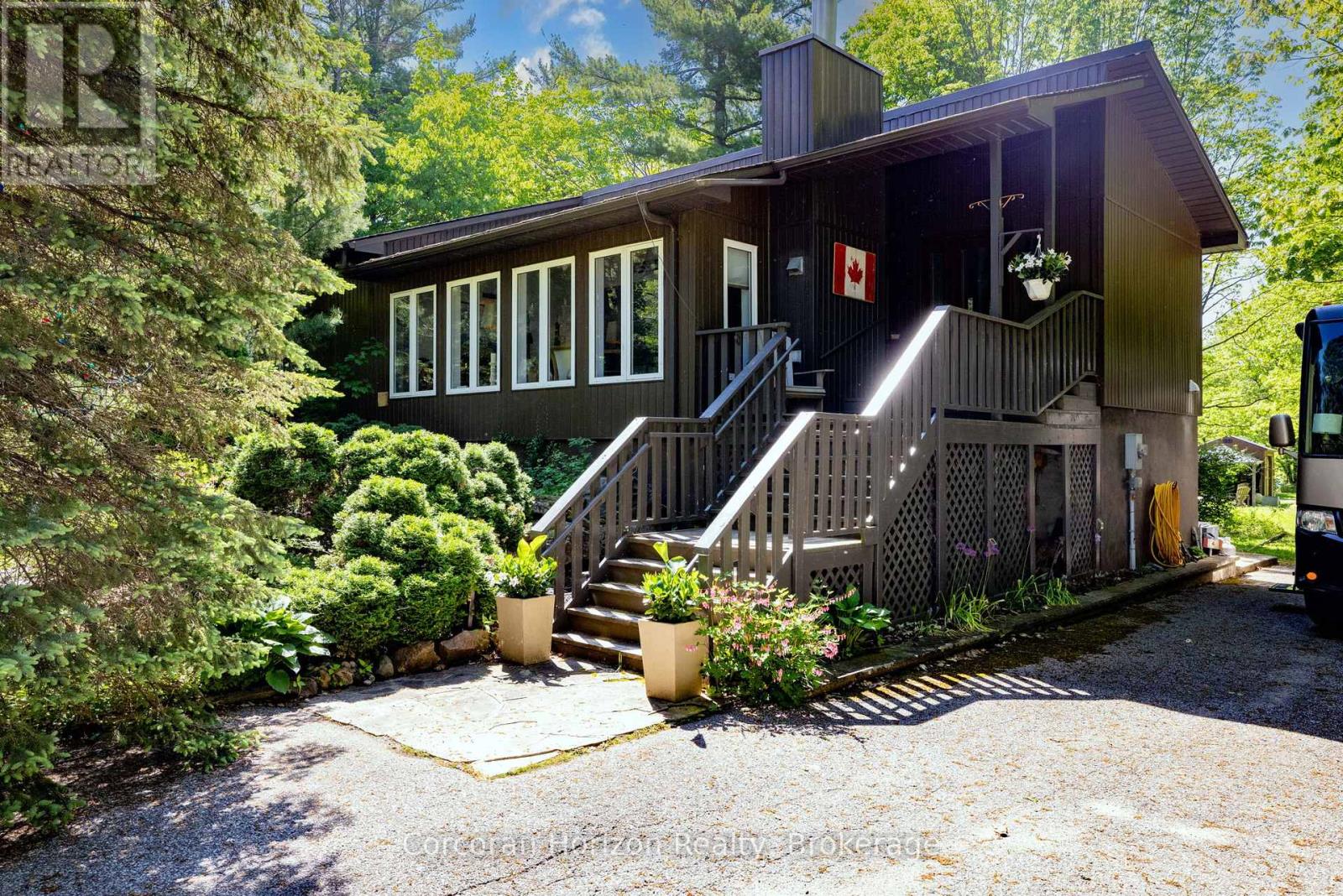 2517 Honey Harbour Rd, Georgian Bay, ON L0K 1S0