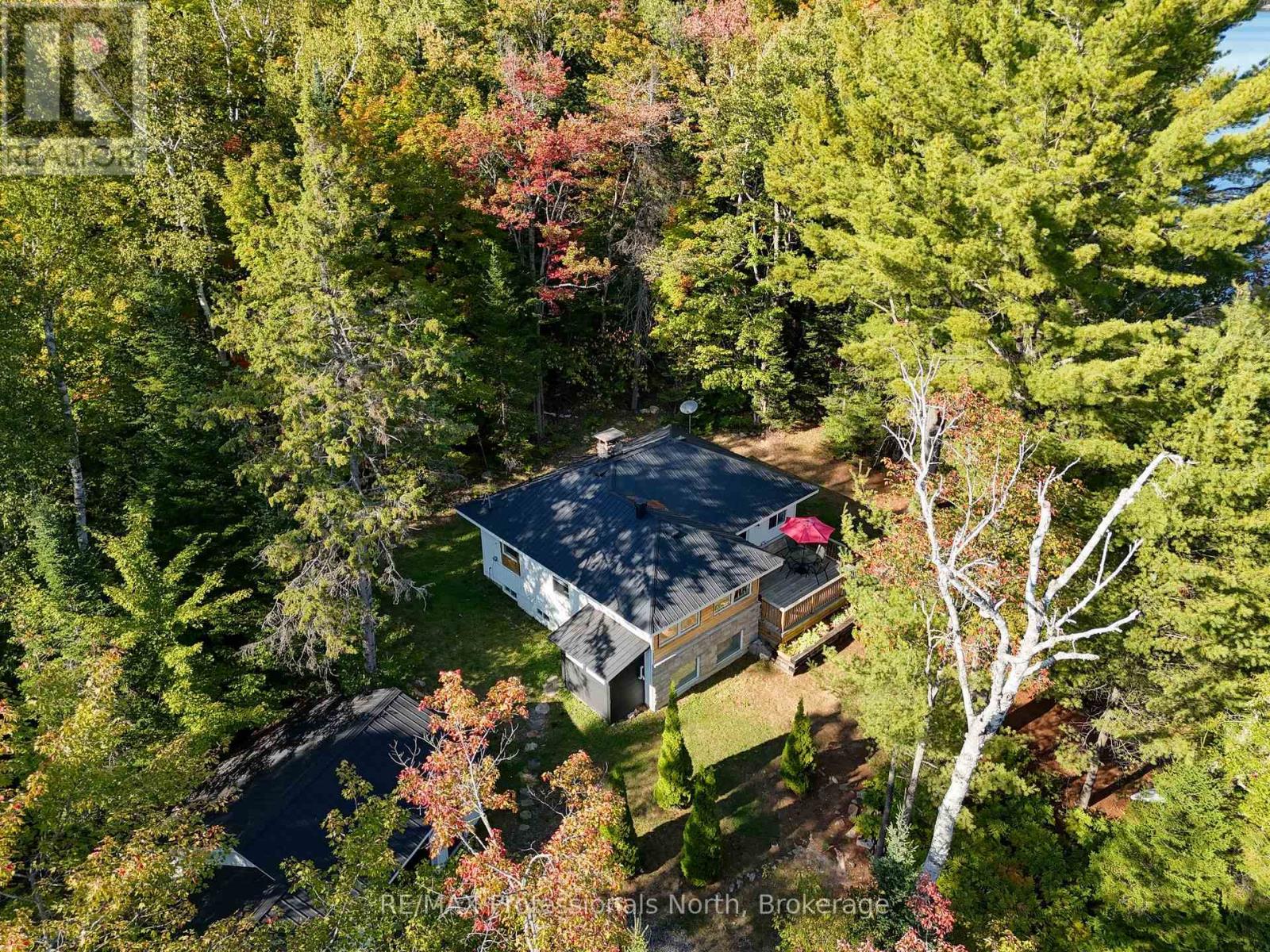 1046 Pine Lake Shores Private Rd, Bracebridge, ON P0B 1A0
