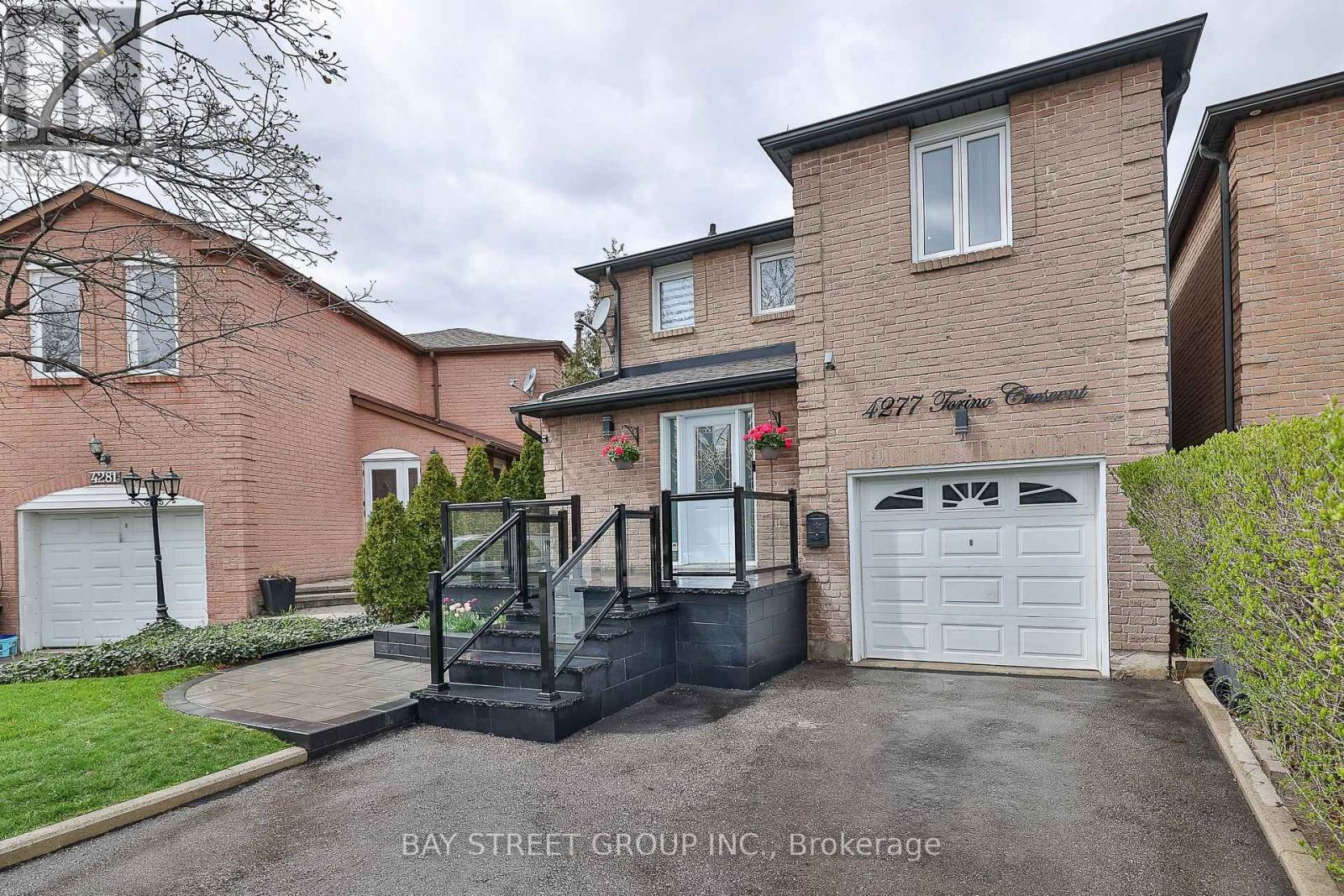 4277 Torino Cres, Mississauga, ON L4W 3T4