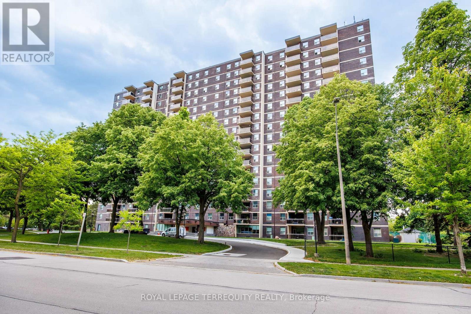1006 966 Inverhouse Dr, Mississauga, ON L5J 4B6