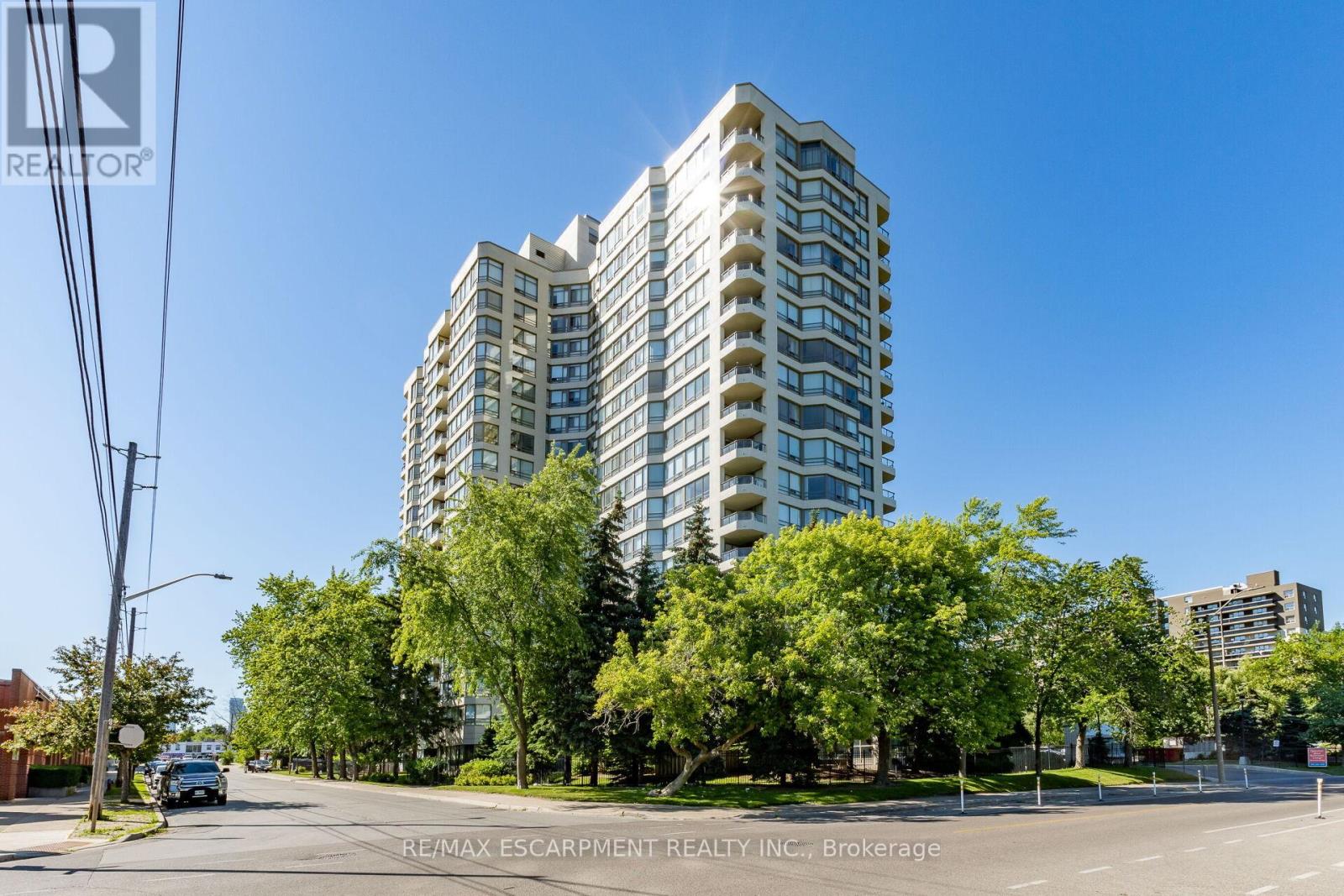 306 75 King St E, Mississauga, ON L5A 4G5