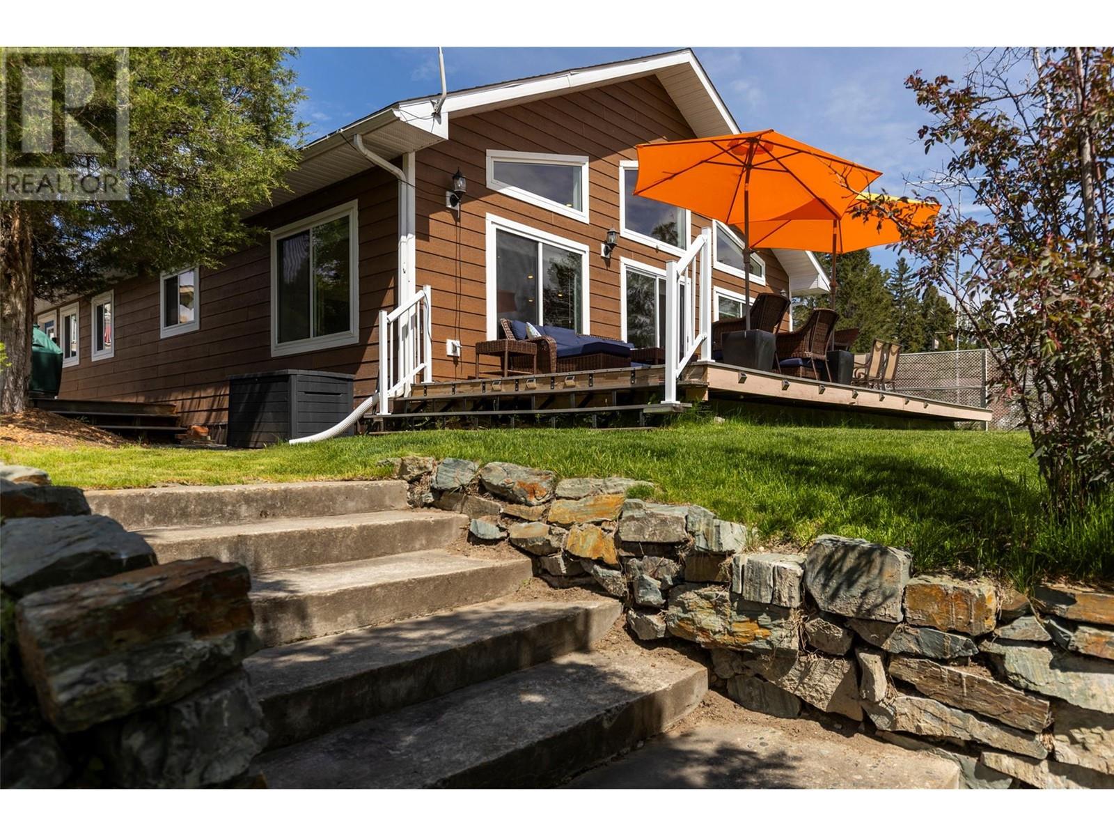398 Currie Rd, Baynes Lake, BC V0B 1T4