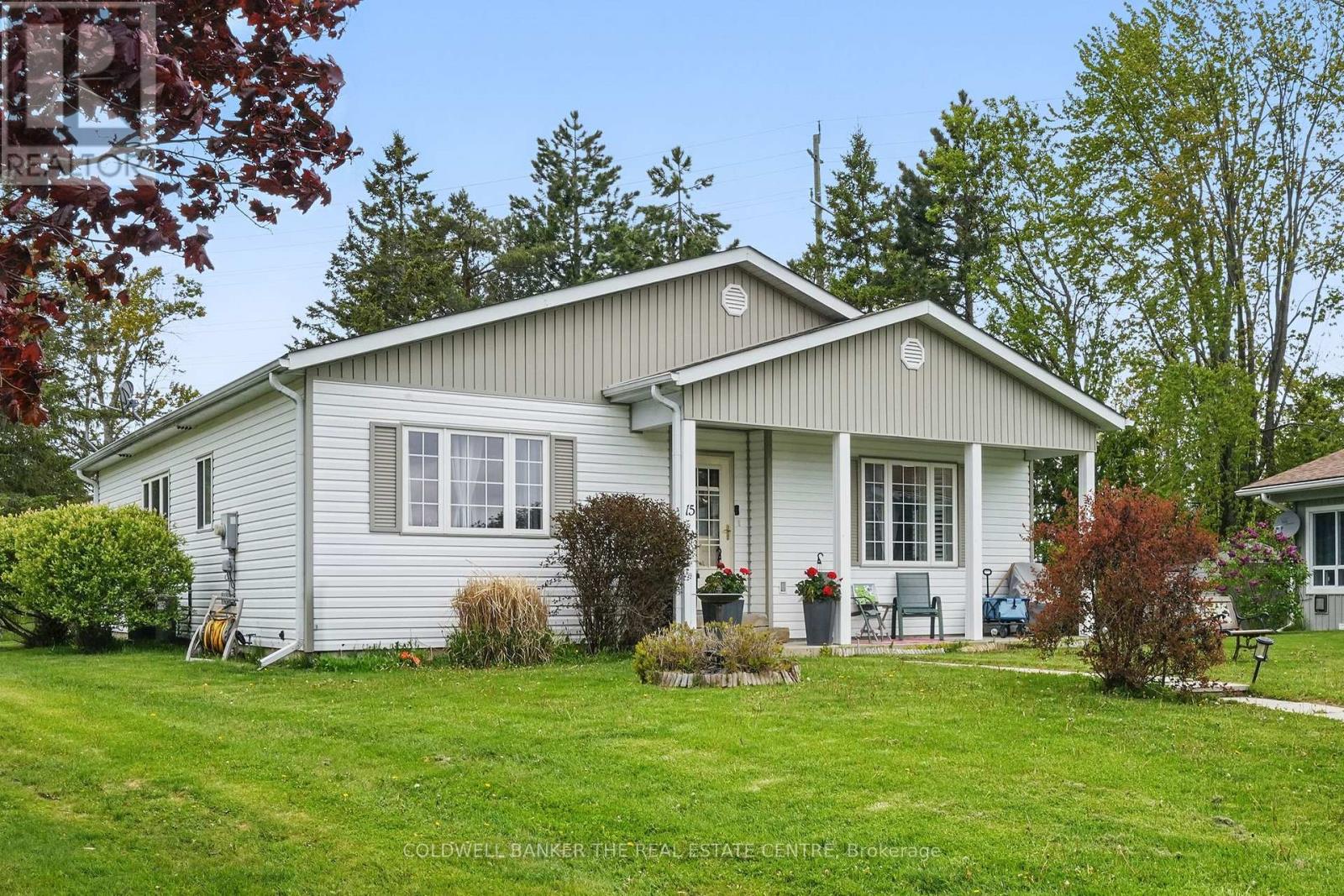 15 Recreation Dr, Innisfil, ON L9S 1N5