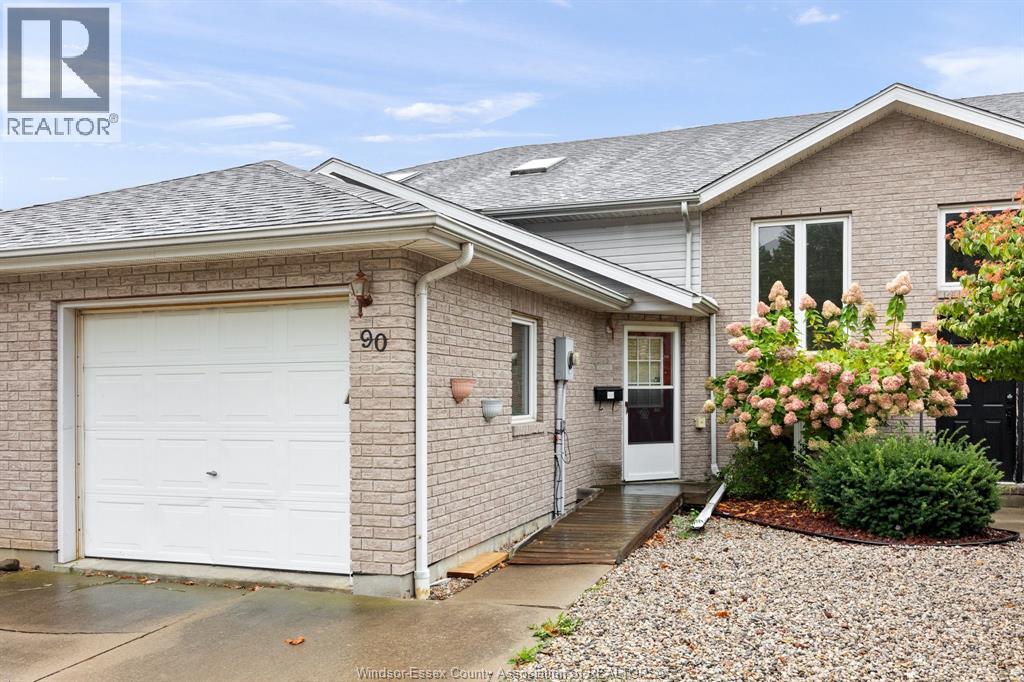 90 Clarence Ave, Leamington, ON N8H 5B5