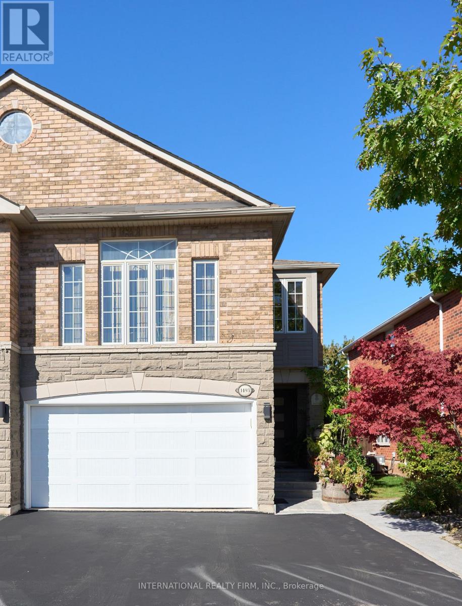 1493 Warbler Rd, Oakville, ON L6M 4B1