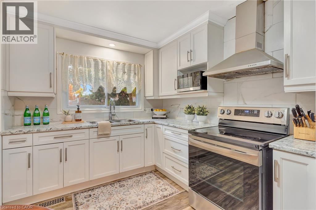 29 Pusey Blvd, Brantford, ON N3R 2S1