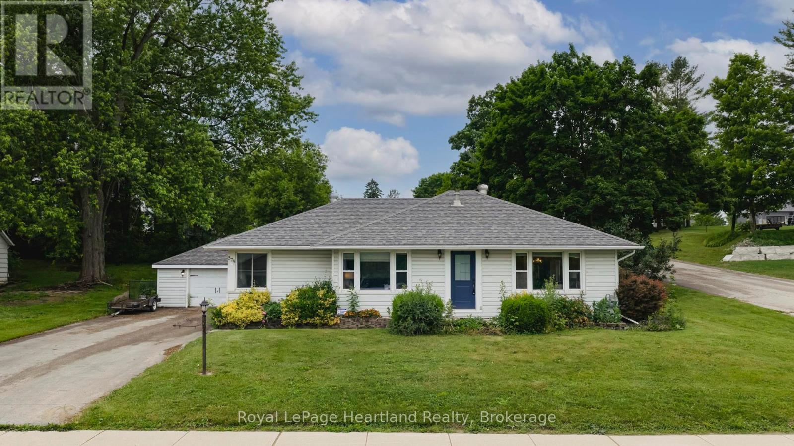 578 Stauffer St, Huron-Kinloss, ON N0G 2H0