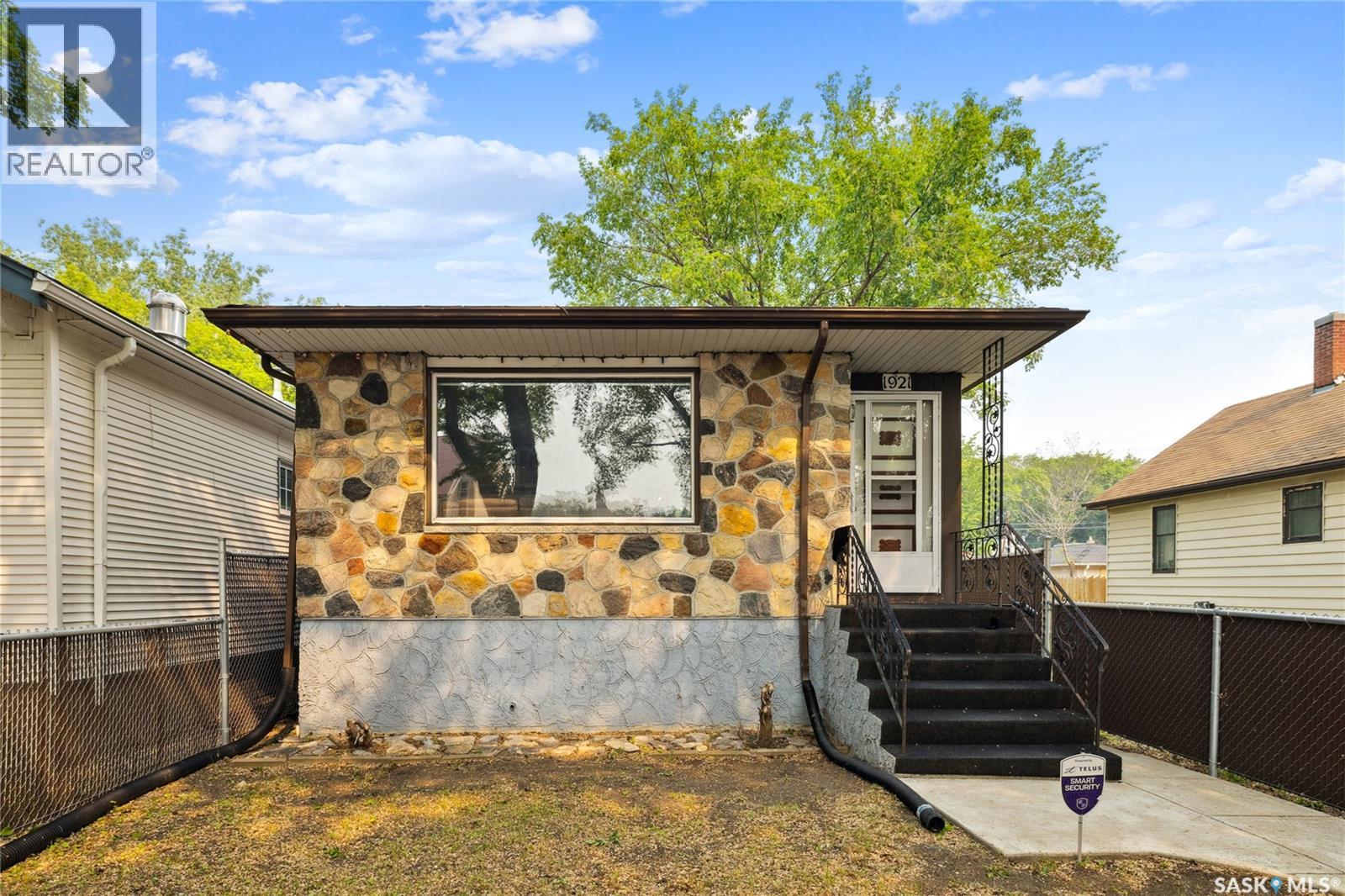 1921 Toronto St, Regina, SK S4P 1M9