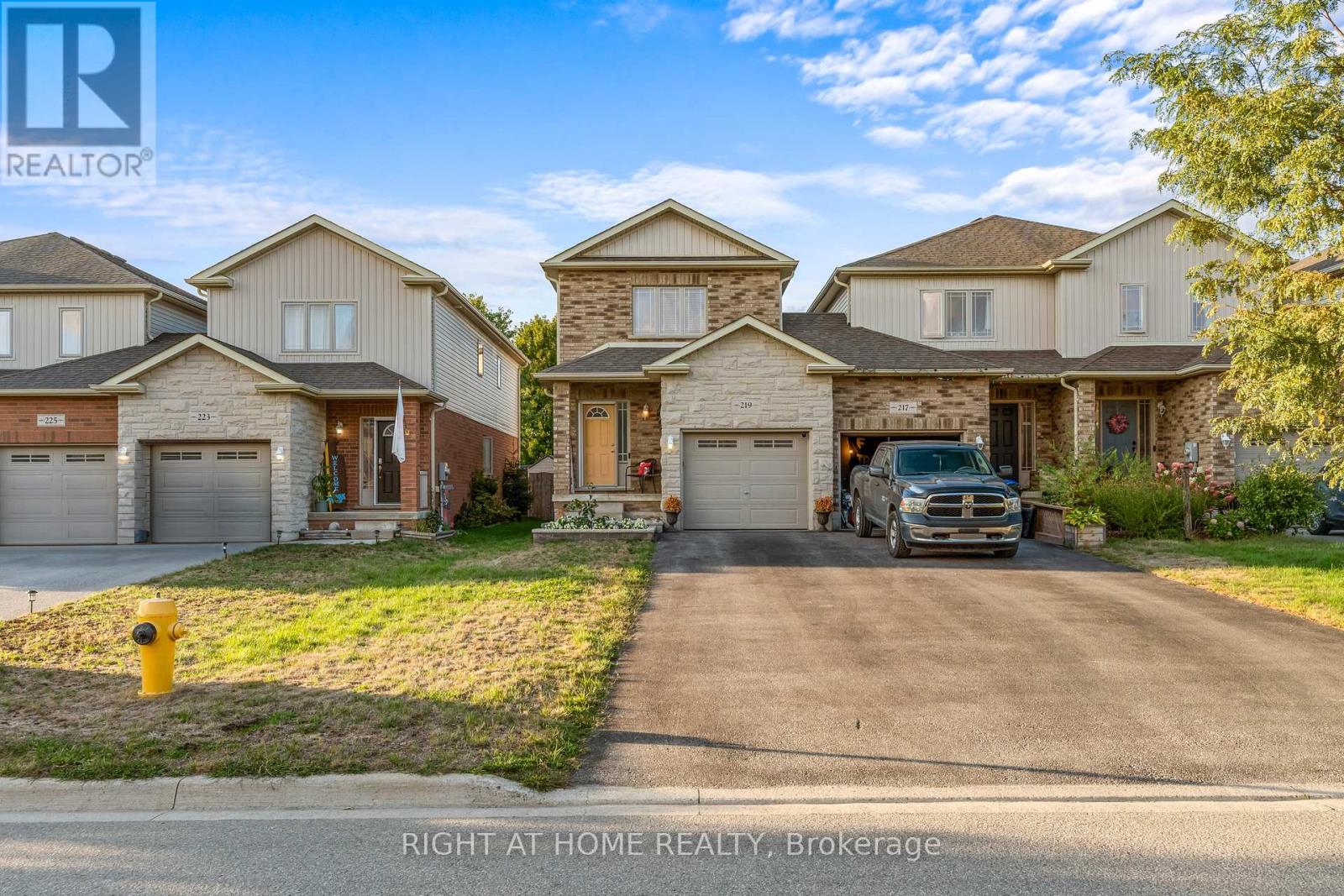219 Banting Cres, Essa Angus, ON L3W 0P8