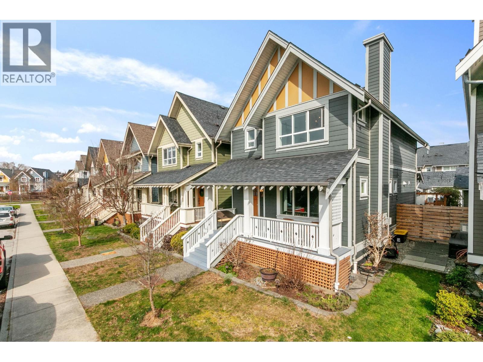 251 Jensen St, New Westminster, BC V3M 0E7