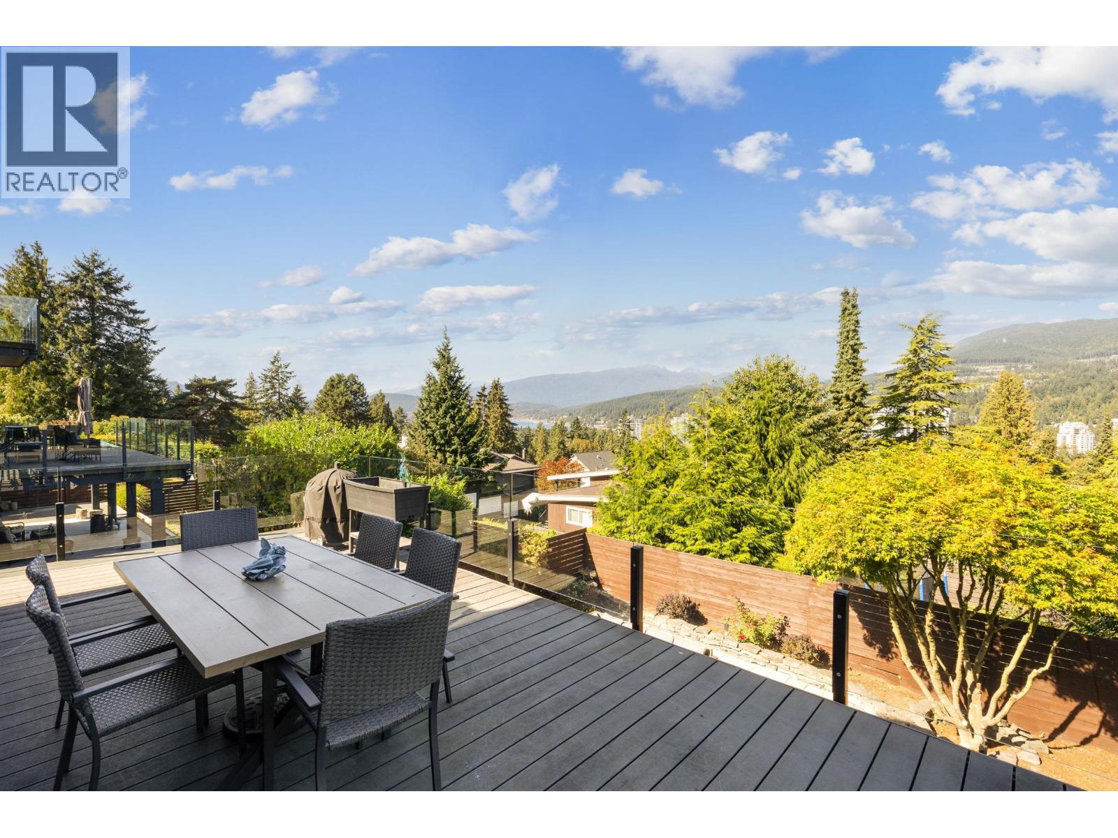 2329 Oneida Dr, Coquitlam, BC V3J 7A7
