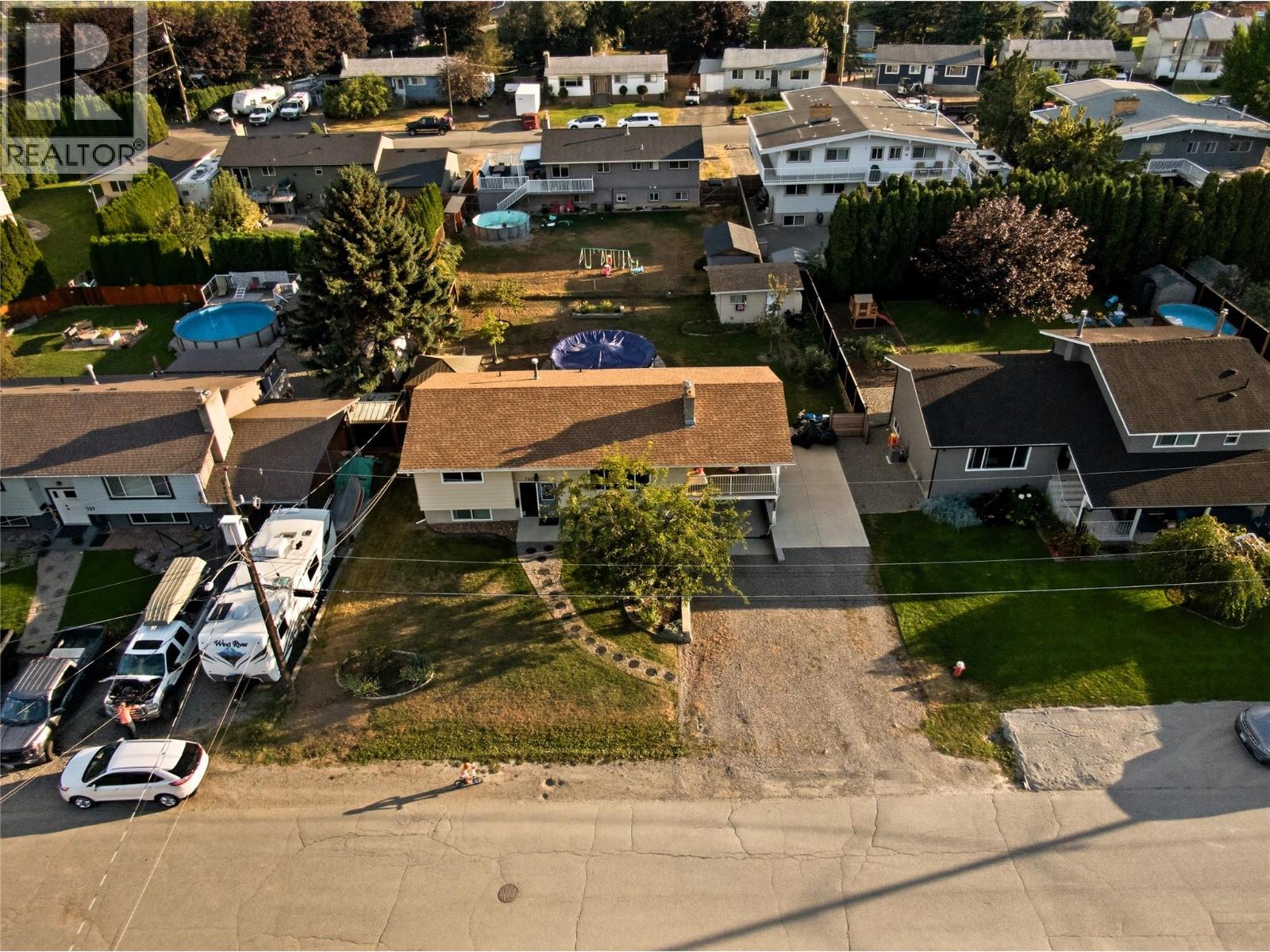 755 Morven Dr, Kamloops, BC V2B 7T7