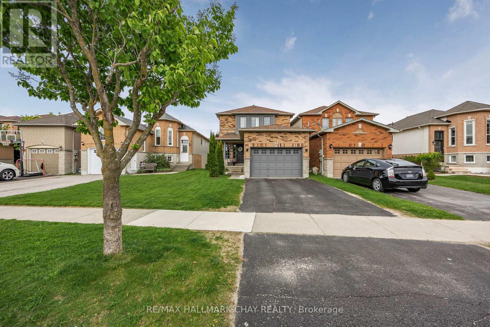 20 Basswood Dr, Barrie, ON L4N 9P1