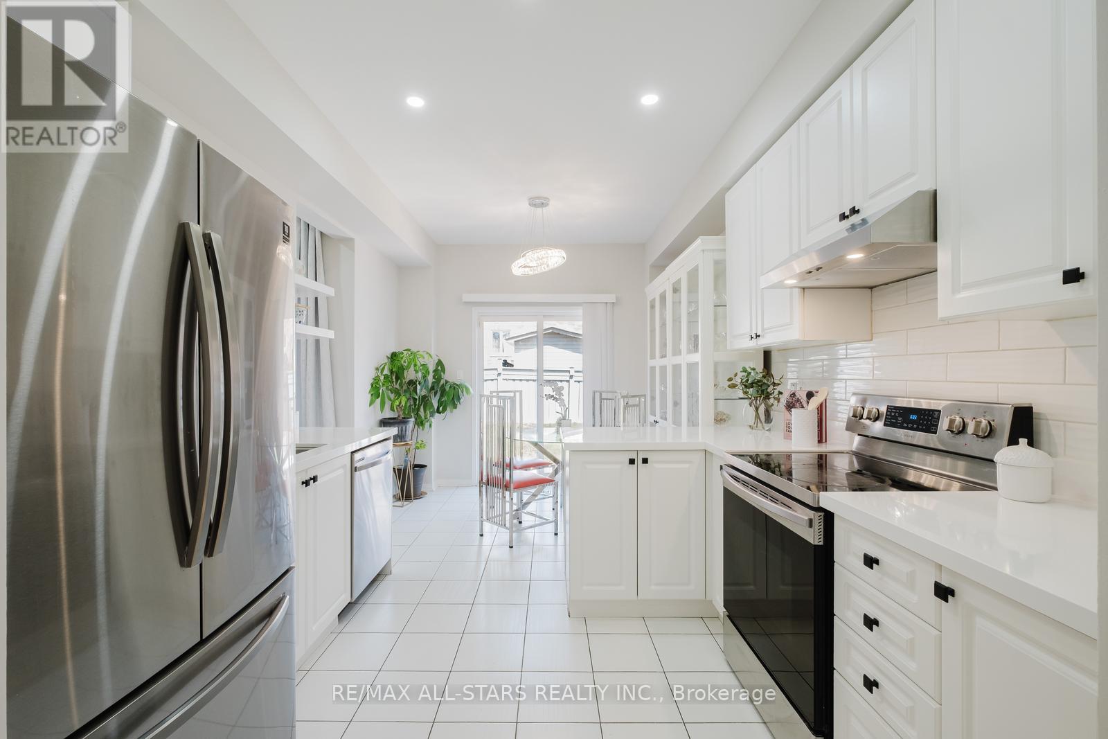 19 Coronet St, Whitchurch-Stouffville, ON L4A 0X8