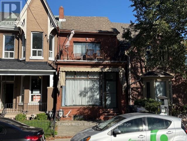 23 Clinton St, Toronto, ON M6J 2N9