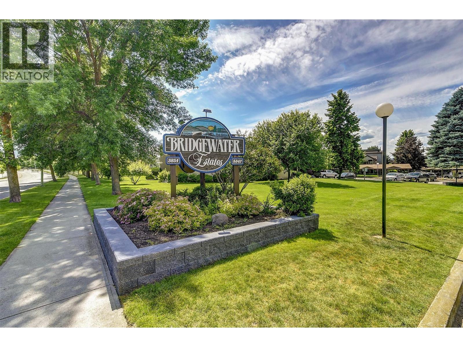 3842 Gordon Drive Unit 313, Kelowna, BC V1W 3G5