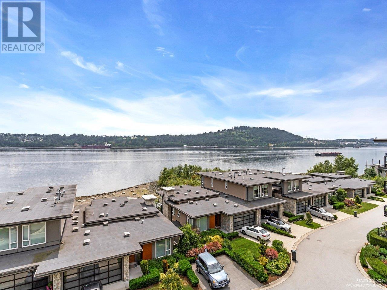 3911 Cates Landing Way Unit 401, North Vancouver, BC V7G 0A6
