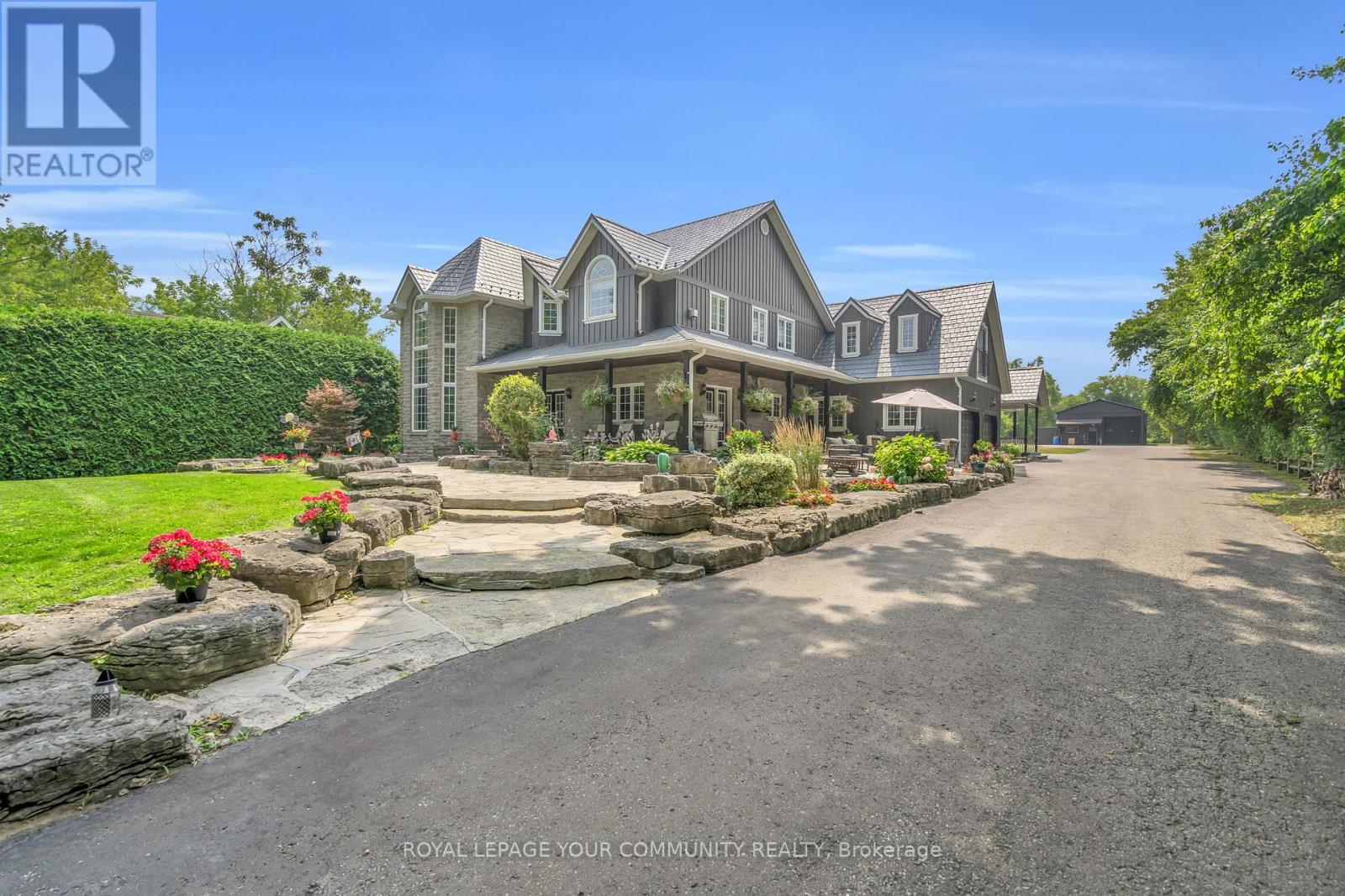 515 Lake Dr E, Georgina, ON L0E 1S0