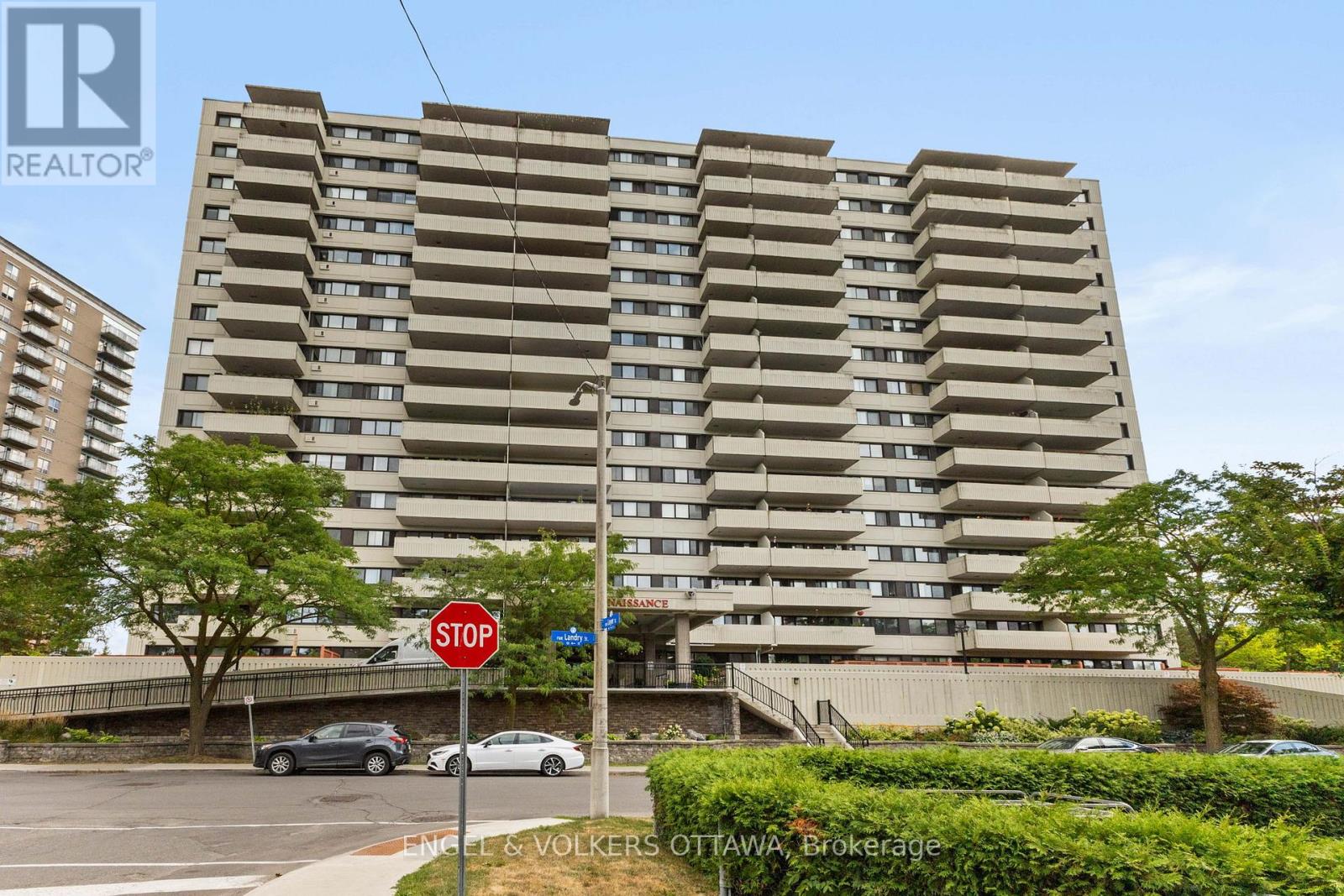 1614 40 Landry St, Ottawa, ON K1L 8K4