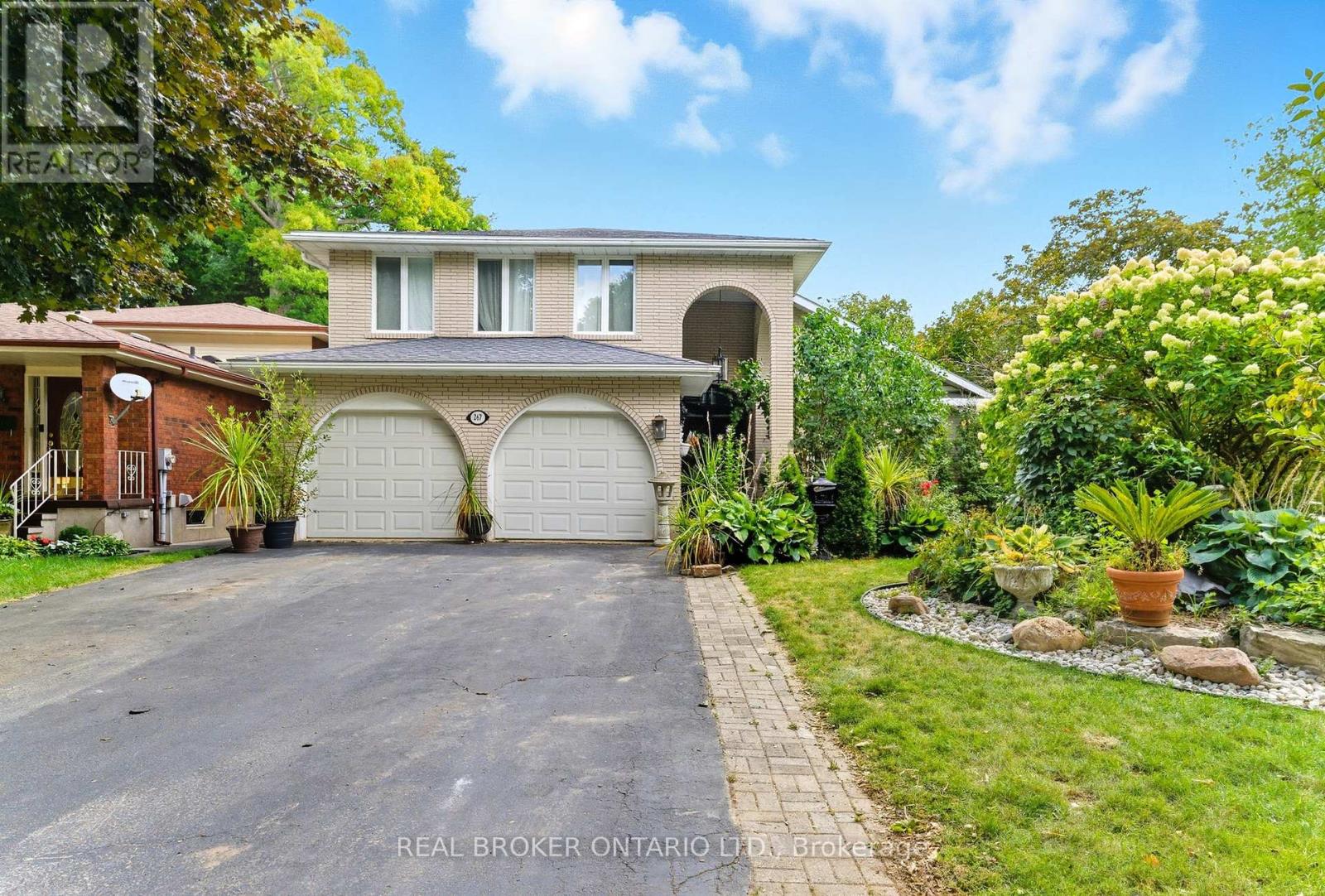 267 Memorial Dr, Brantford, ON N3R 7G6