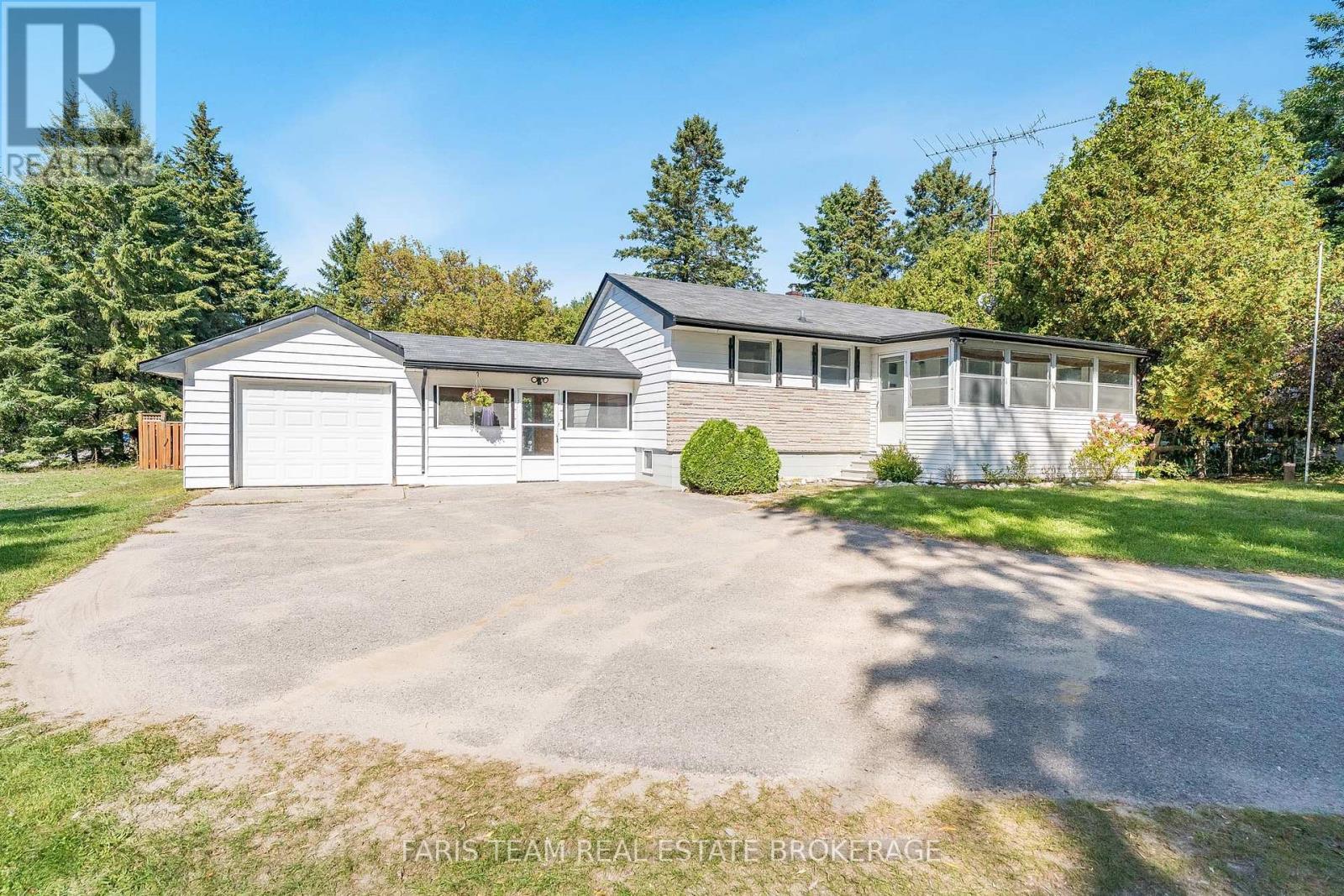 2570 Sunnidale Rd, Springwater, ON L0M 1T2
