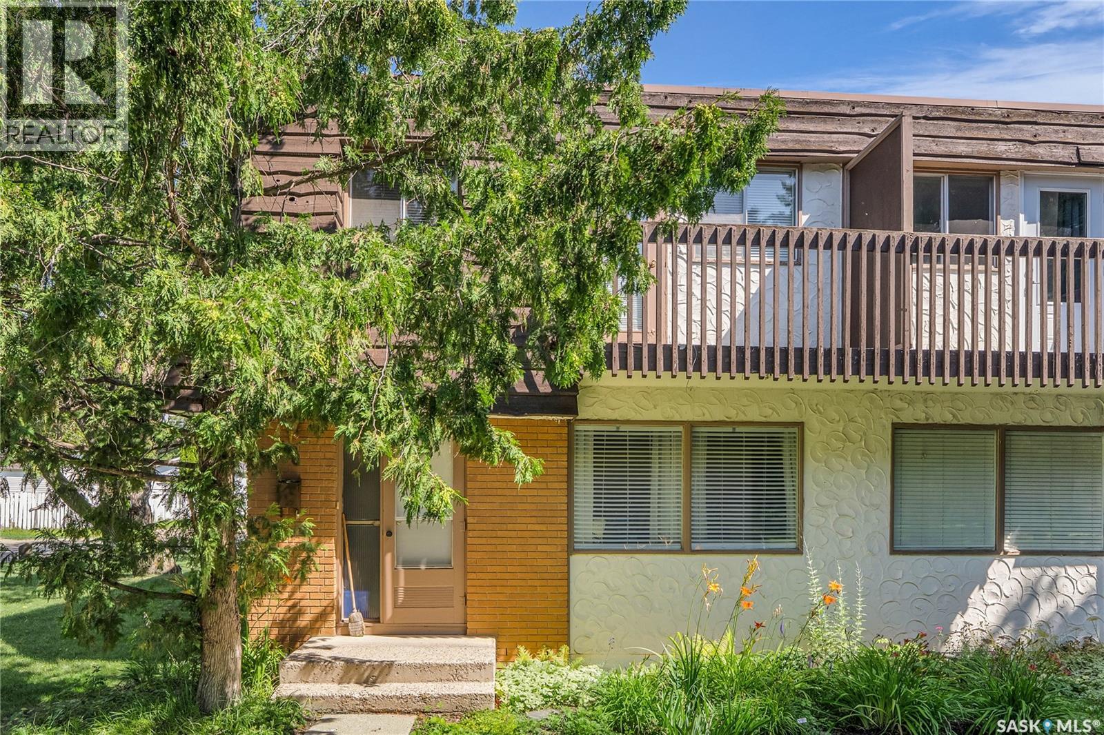 120 Acadia Drive Unit 36, Saskatoon, SK S7H 3V2