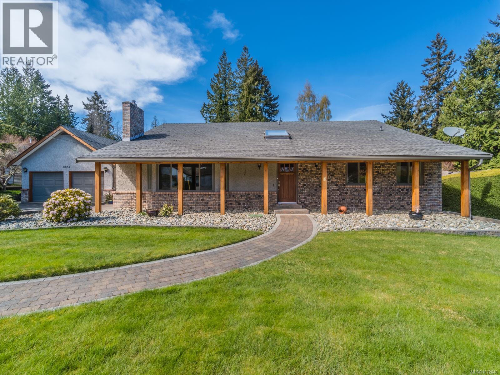 1023 Harlequin Rd, Qualicum Beach, BC V9K 1E2