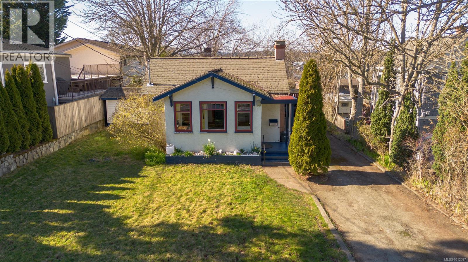 3228 Seaton St, Saanich, BC V8Z 3V7