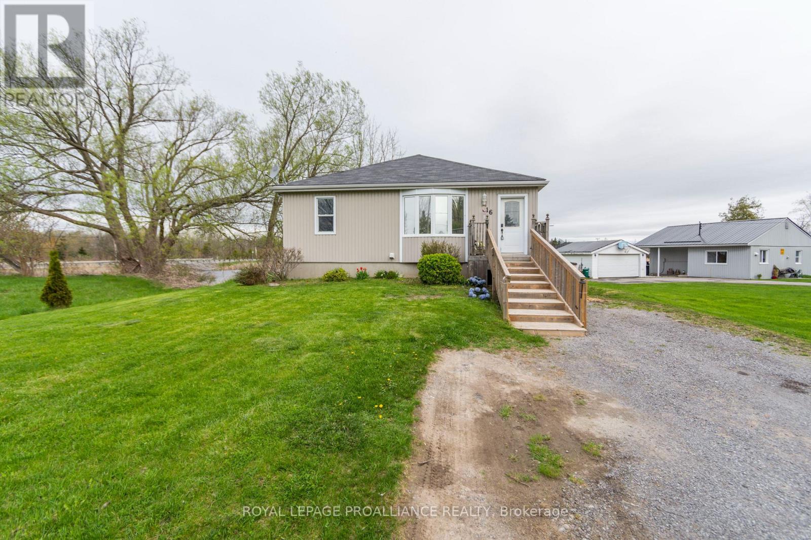 16 Dead Creek Rd, Quinte West, ON K0K 1L0