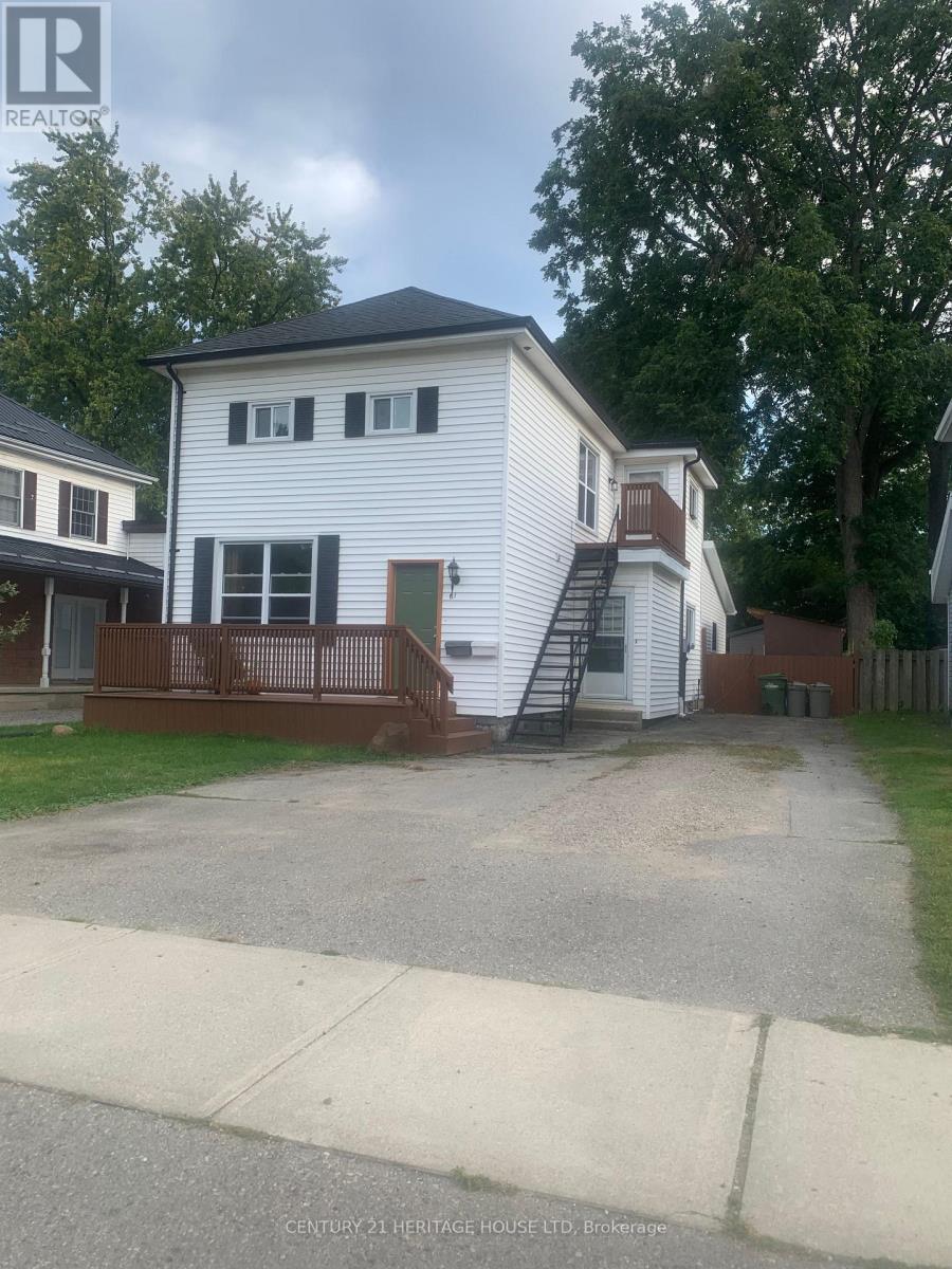 61 Regent St S, St. Thomas, ON N5R 2A4