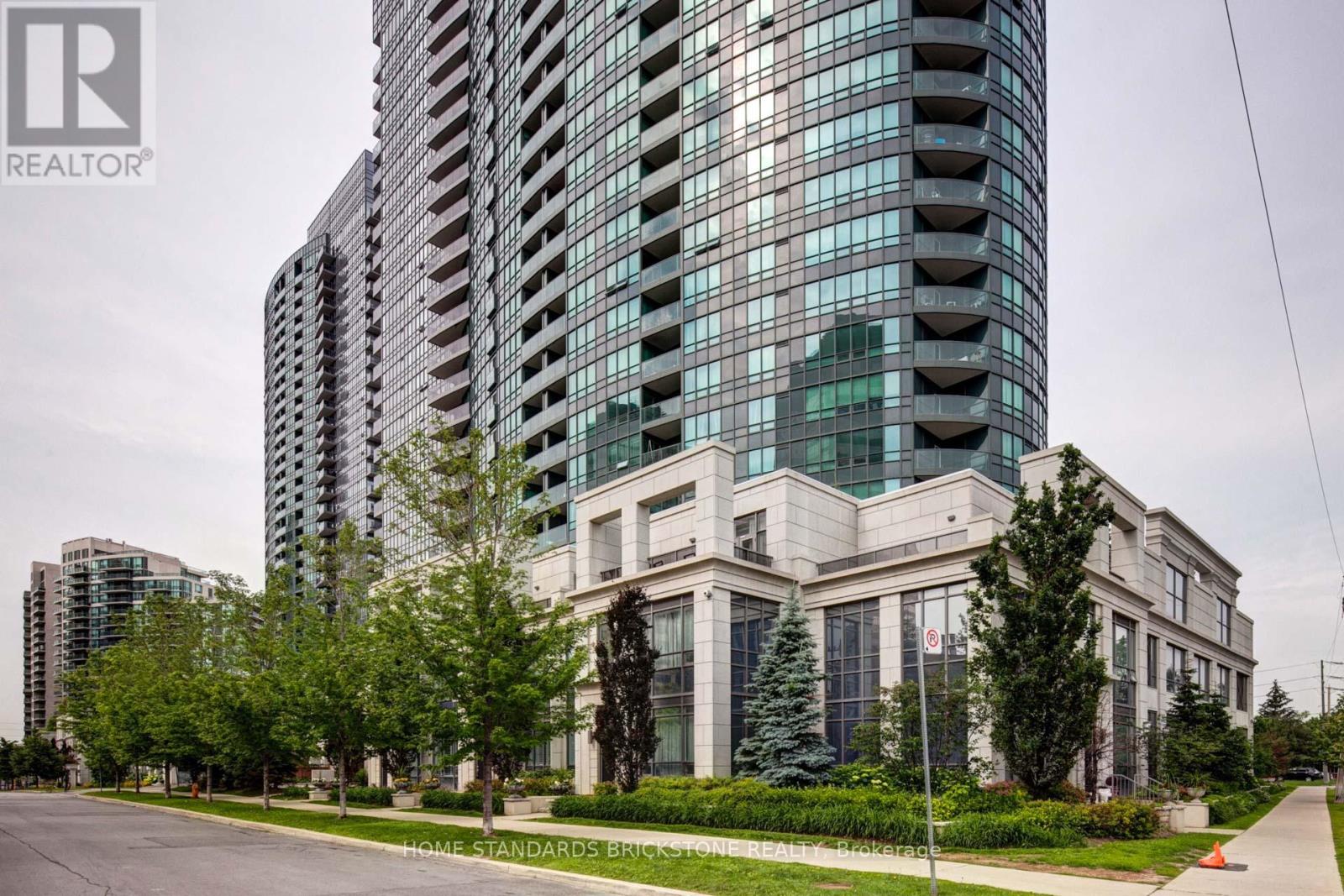 1504 15 Greenview Ave, Toronto, ON M2M 4M7