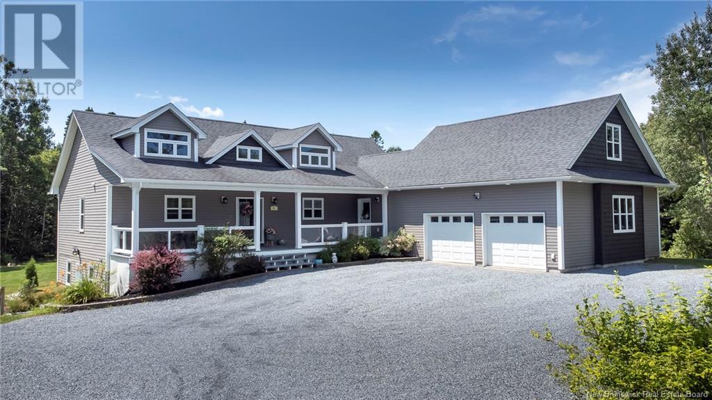 51 Joshua St, Rothesay, NB E2S 1A5