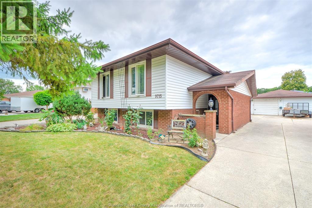 9715 Osborn, Windsor, ON N8R 1G2