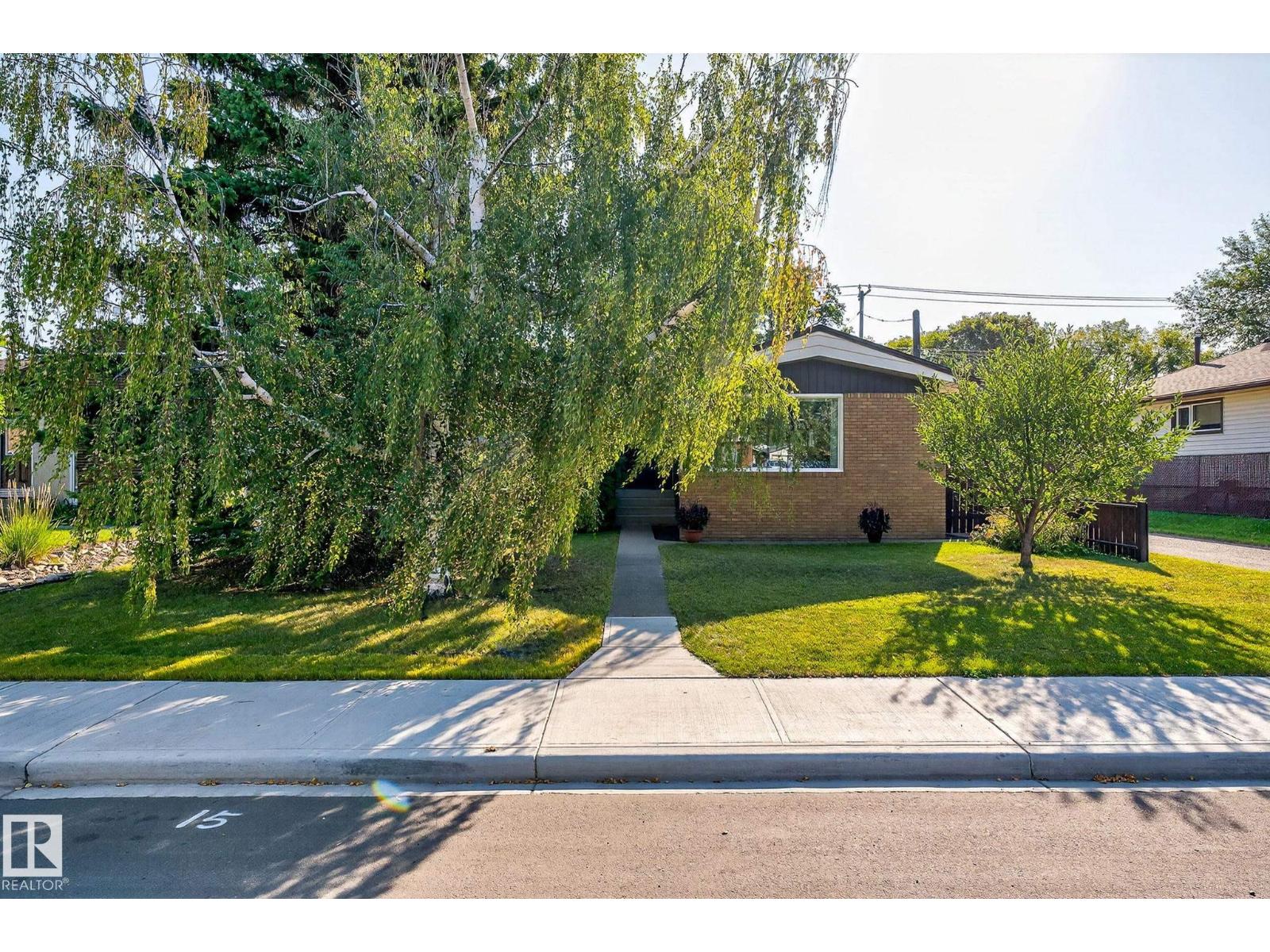 74 St Nw Unit 9319, Edmonton, AB T6B 2B5