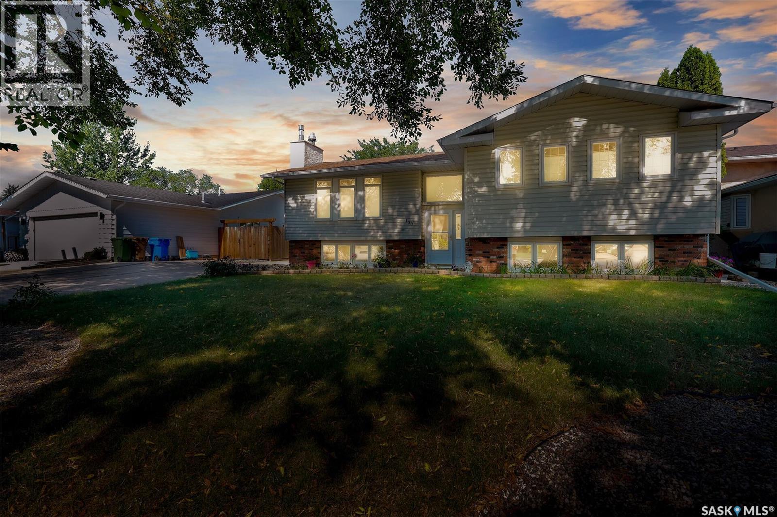 130 Laval Dr, Regina, SK S4V 0B3
