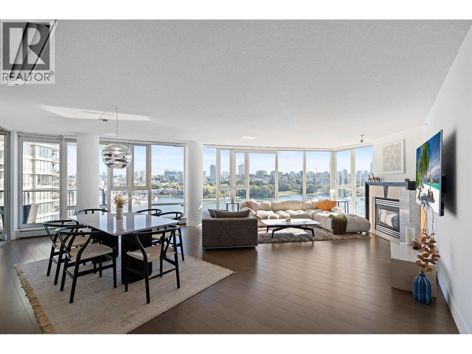 1383 Marinaside Crescent Unit 1202, Vancouver, BC V6Z 2W9