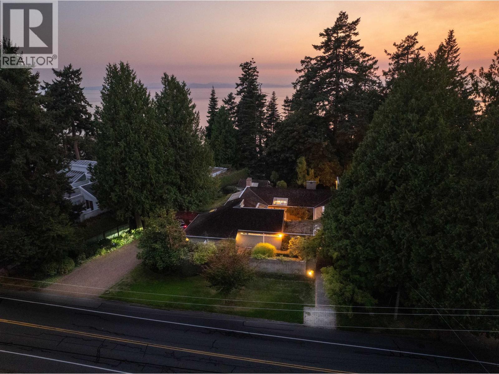 535 English Bluff Rd, Delta, BC V4M 2M9