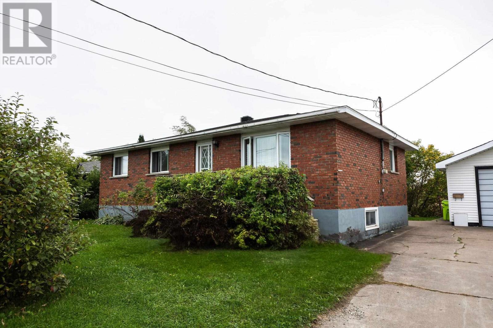 43 Chippewa St, Sault Ste. Marie, ON P6C 3A2