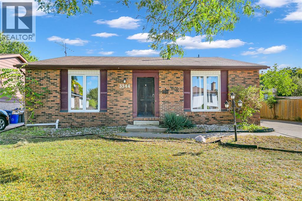 3344 Pineview, Windsor, ON N8R 2A7