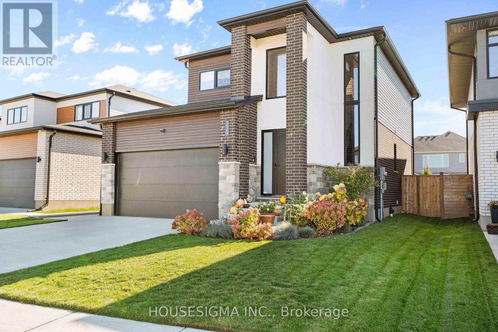 229 Crestview Dr, Middlesex Centre, ON N0L 1R0