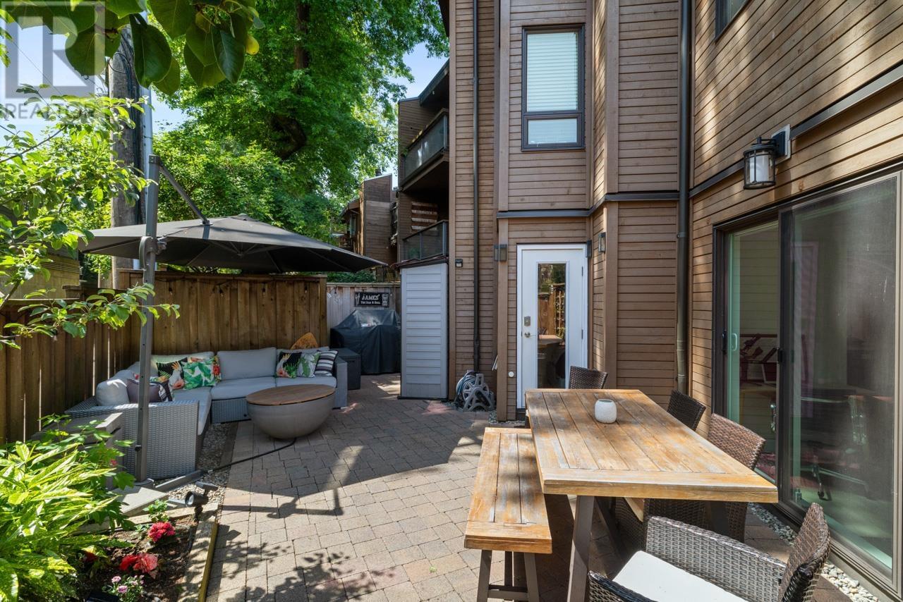2410 Cornwall Avenue Unit 204, Vancouver, BC V6K 1B8