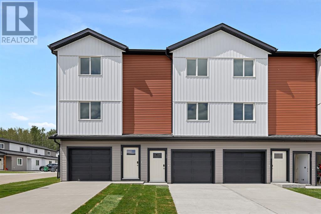 13 Park Ln, Didsbury, AB T0M 0W0