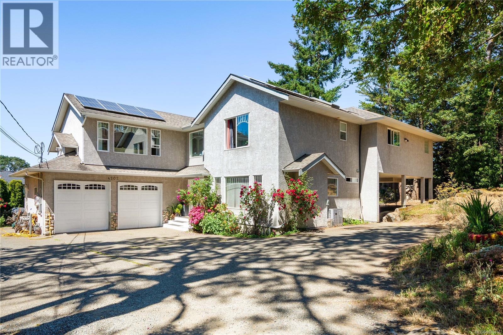 4202 Quadra St, Saanich, BC V8X 1L4