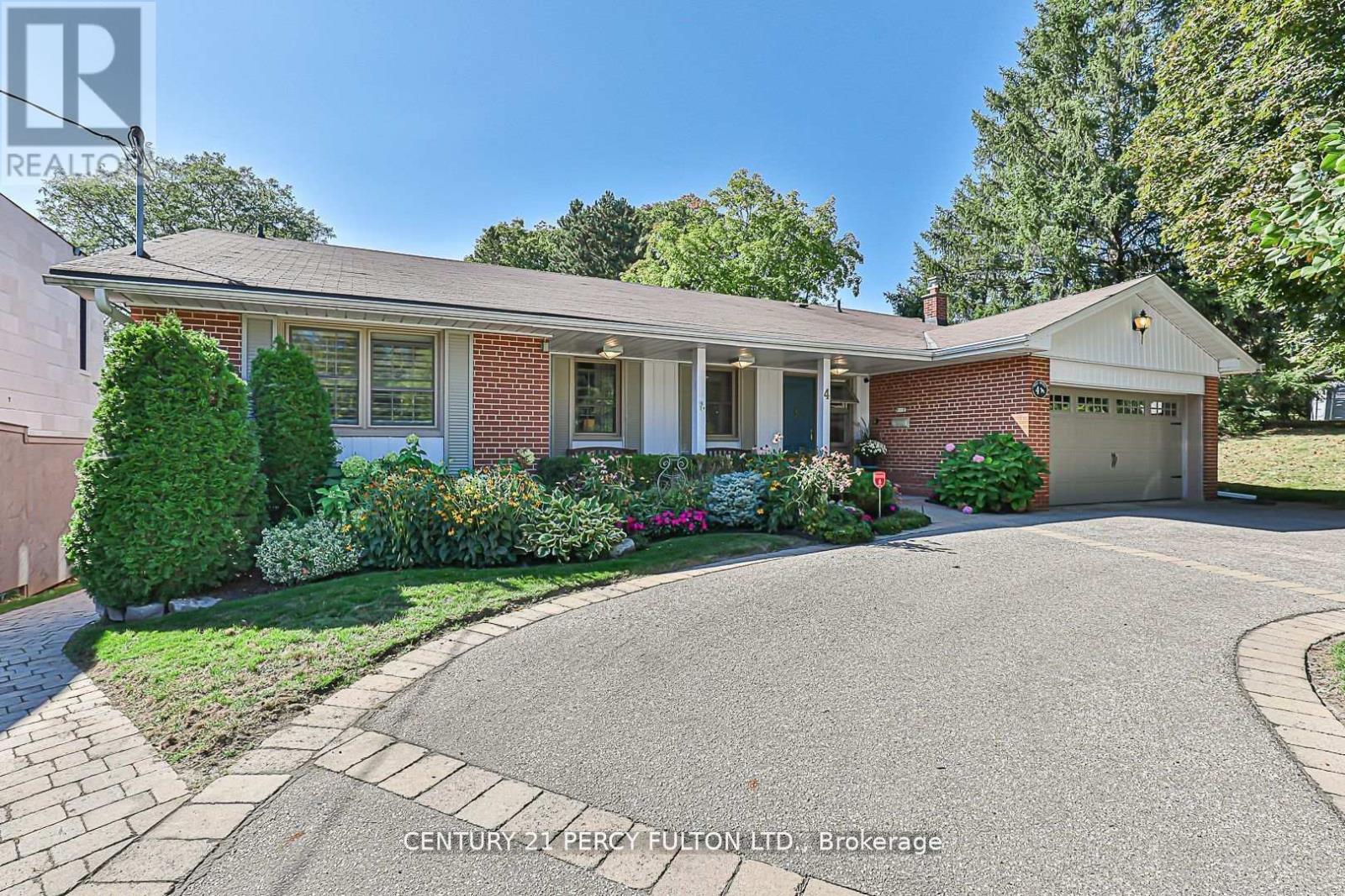 4 Page Ave, Toronto, ON M2K 2B2